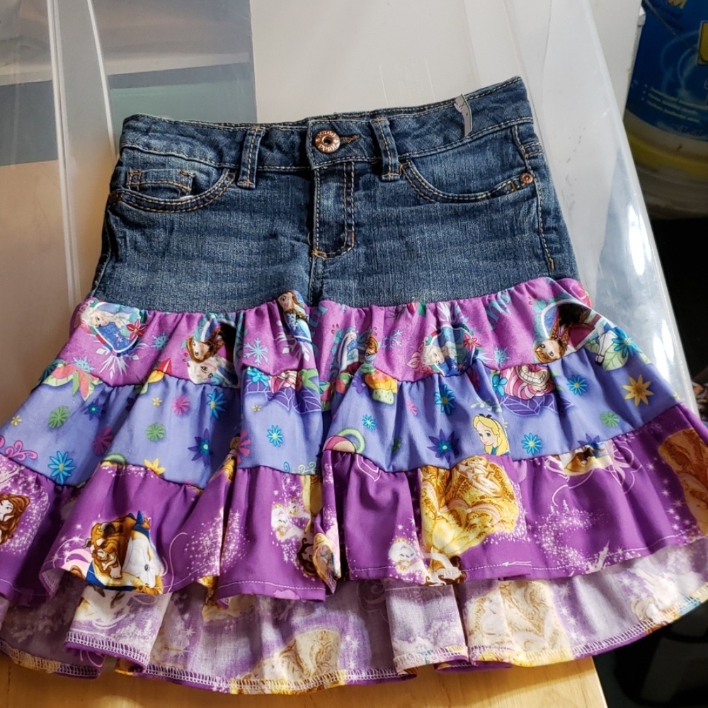 Home sz 8 princess's ruffled skirt  new